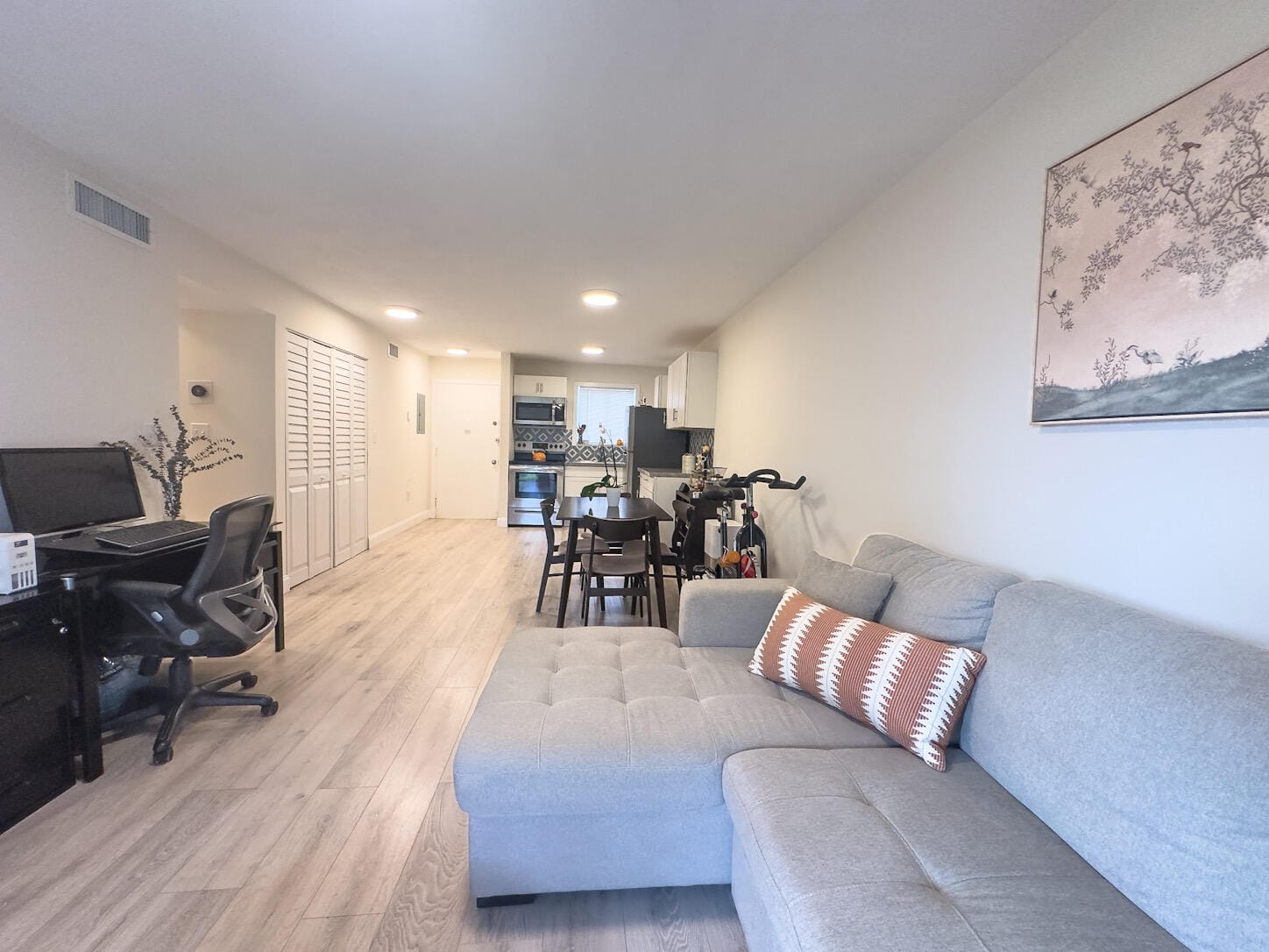 6080 FOREST HILL Boulevard 109 — photo 3