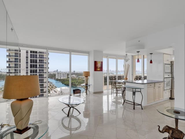 4779 Collins Avenue 2805, Miami Beach, FL 33140