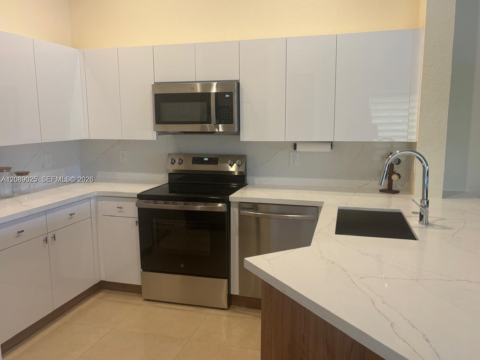1314 Canary Island Drive, Weston, FL 33327 photo 4