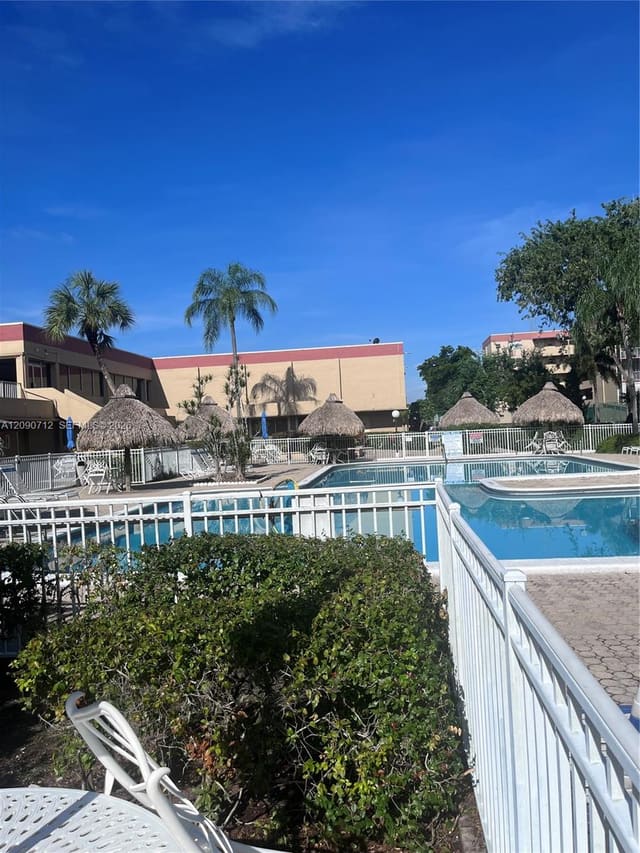 406 NW 68th Avenue 405, Plantation, FL 33317