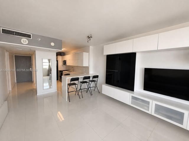 100 Lincoln Road 1605, Miami Beach, FL 33139