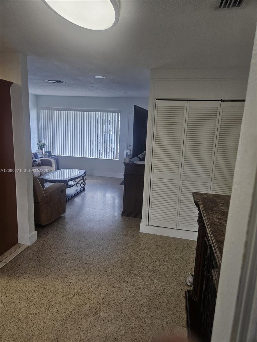 5318 W 4th Lane — photo 3