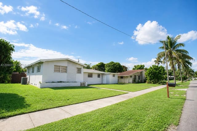 500 East Drive, North Miami Beach, FL 33162