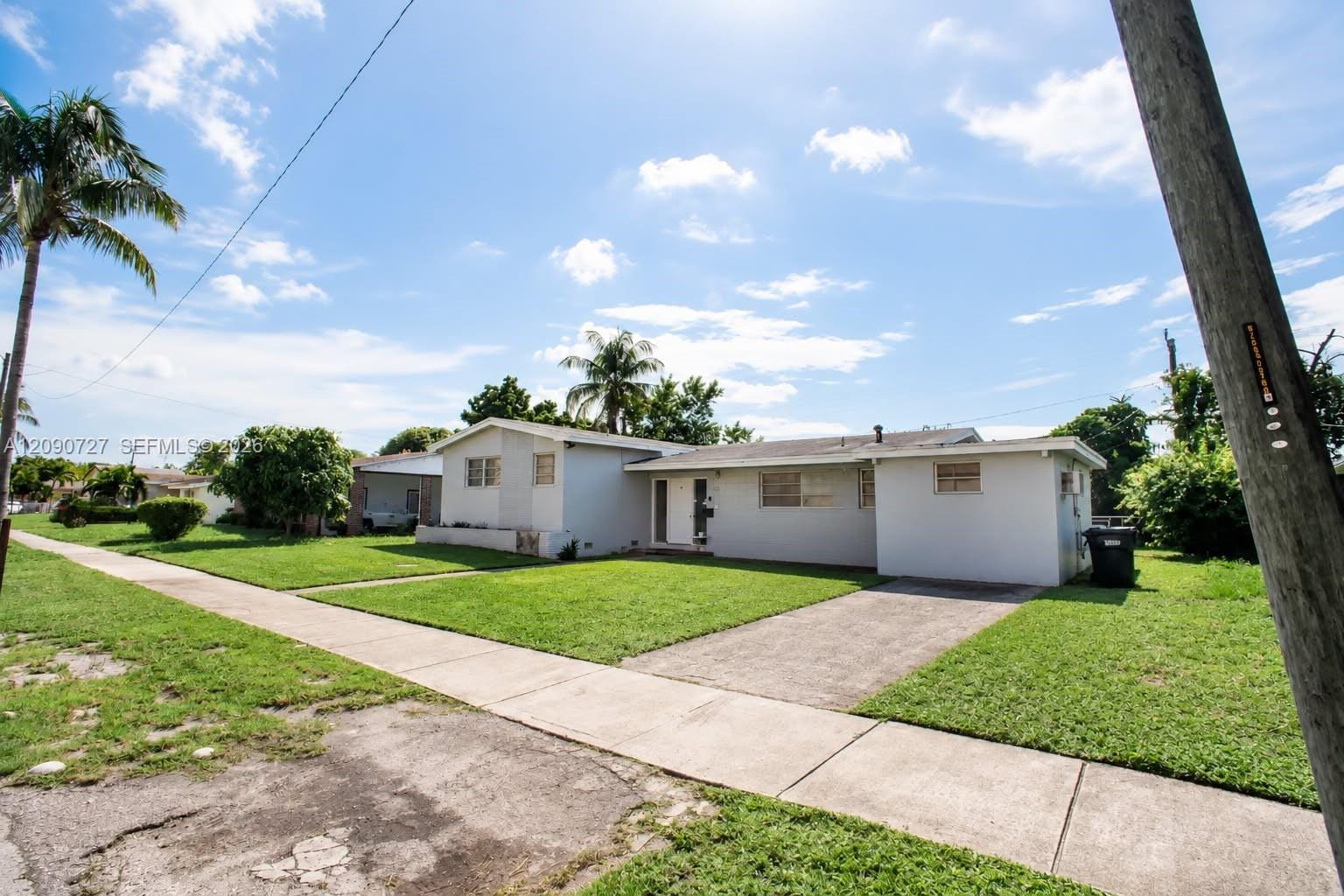500 East Drive, North Miami Beach, FL 33162 photo 2