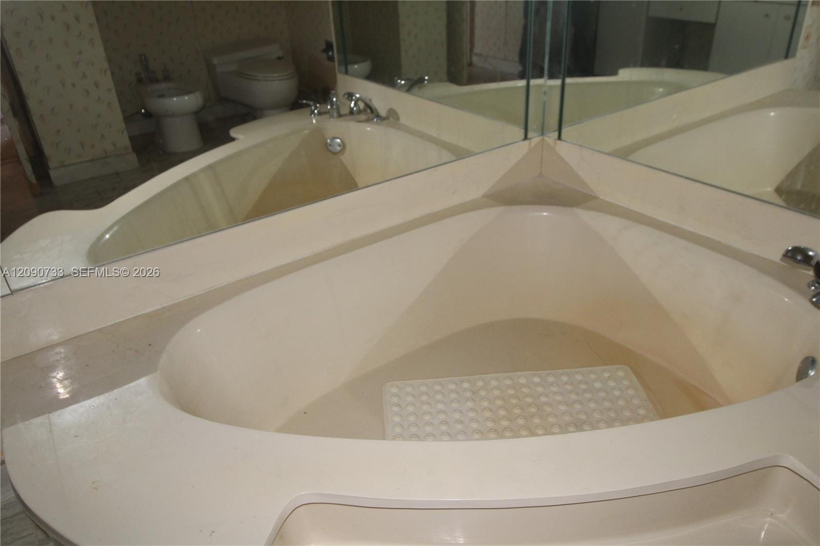 1000 Quayside Terrace 1807, Miami, FL 33138 photo 7