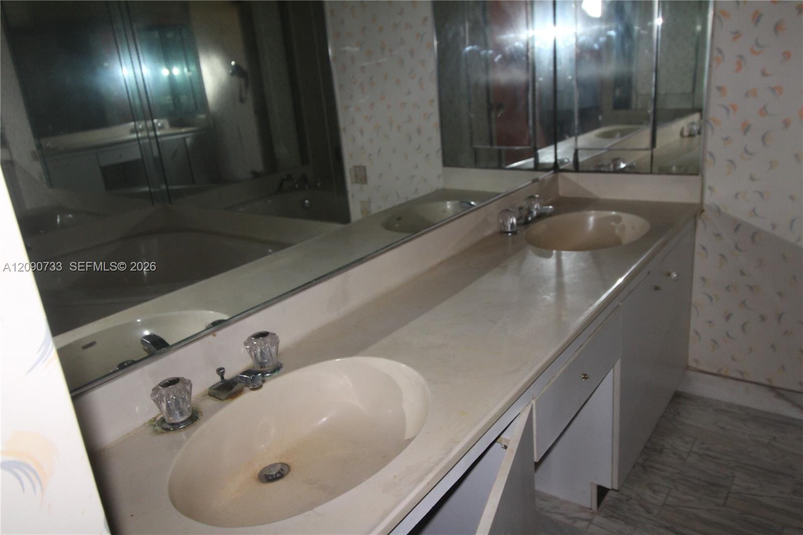 1000 Quayside Terrace 1807, Miami, FL 33138 photo 8