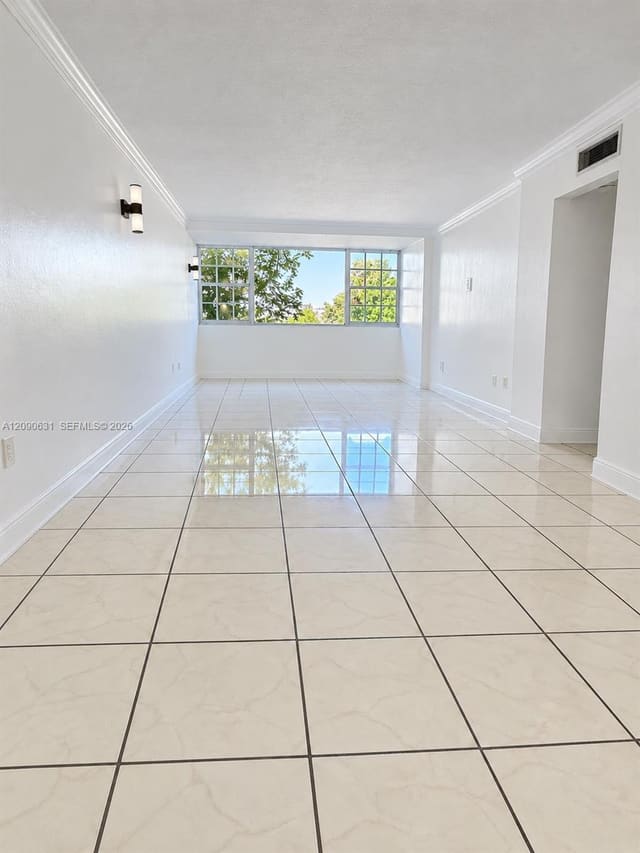 816 NW 87th Avenue 203, Miami, FL 33172