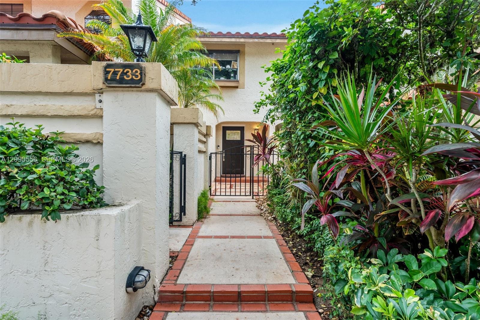 7733 La Mirada Drive 7733 — photo 2