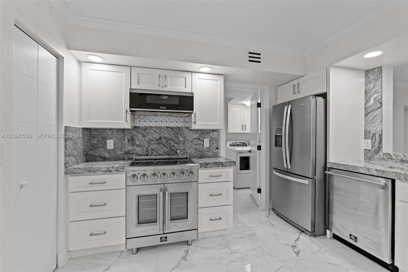7733 La Mirada Drive 7733 — photo 12