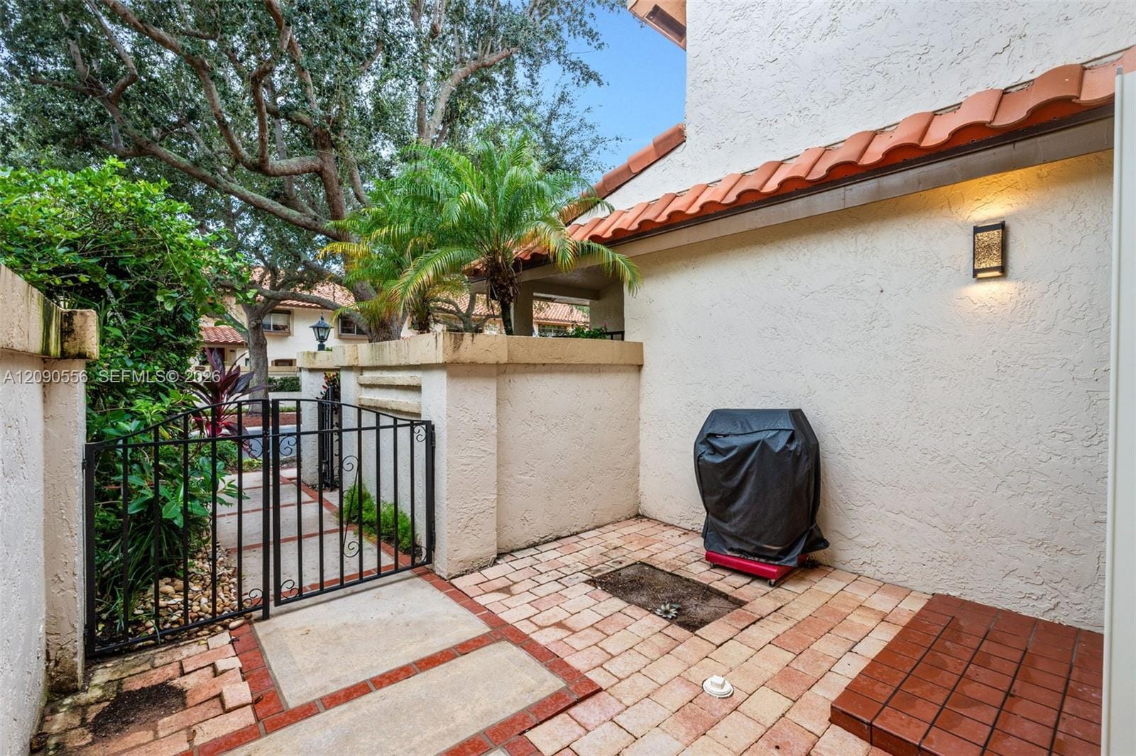 7733 La Mirada Drive 7733 — photo 3