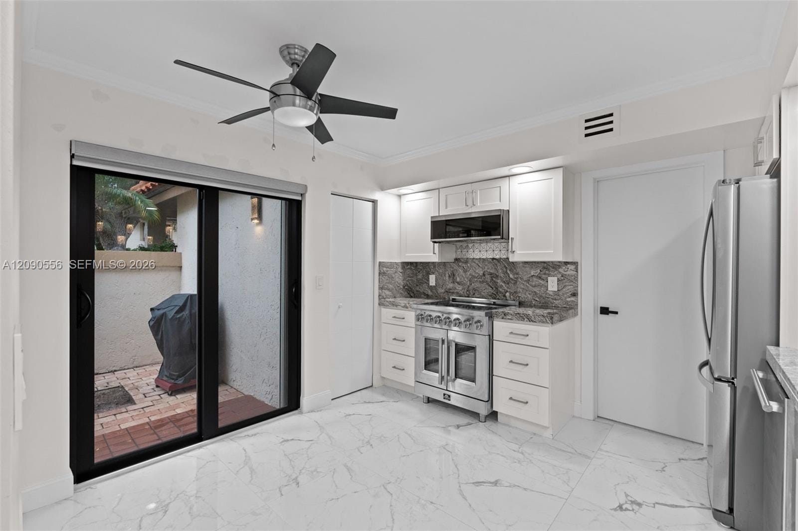 7733 La Mirada Drive 7733 — photo 9