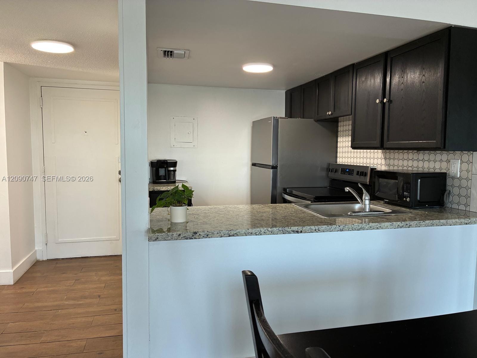 16465 NE 22nd Avenue 614, North Miami Beach, FL 33160 photo 2