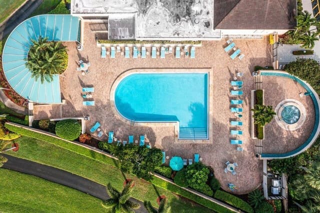 5355 10th Fairway Drive 2, Delray Beach, FL 33484