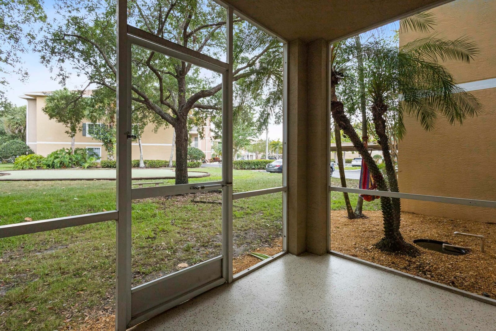 6450 EMERALD DUNES Drive 103, West Palm Beach, FL 33411 photo 1
