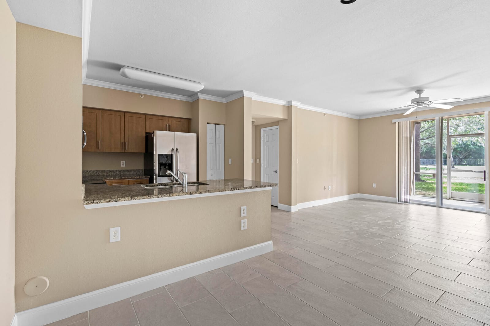 6450 EMERALD DUNES Drive 103, West Palm Beach, FL 33411 photo 14
