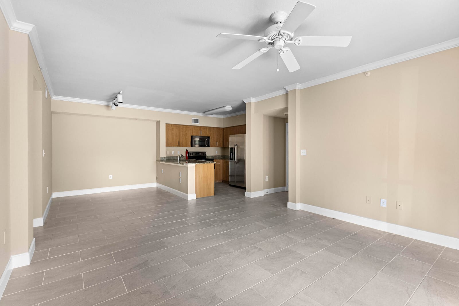 6450 EMERALD DUNES Drive 103, West Palm Beach, FL 33411 photo 15