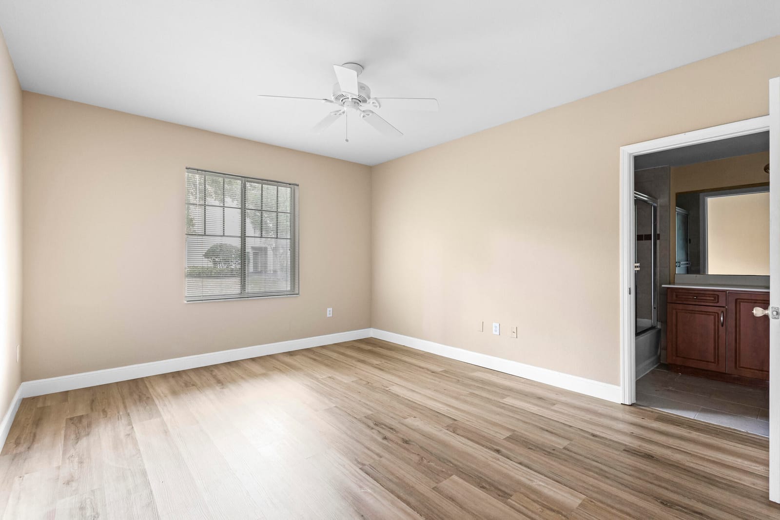6450 EMERALD DUNES Drive 103, West Palm Beach, FL 33411 photo 19