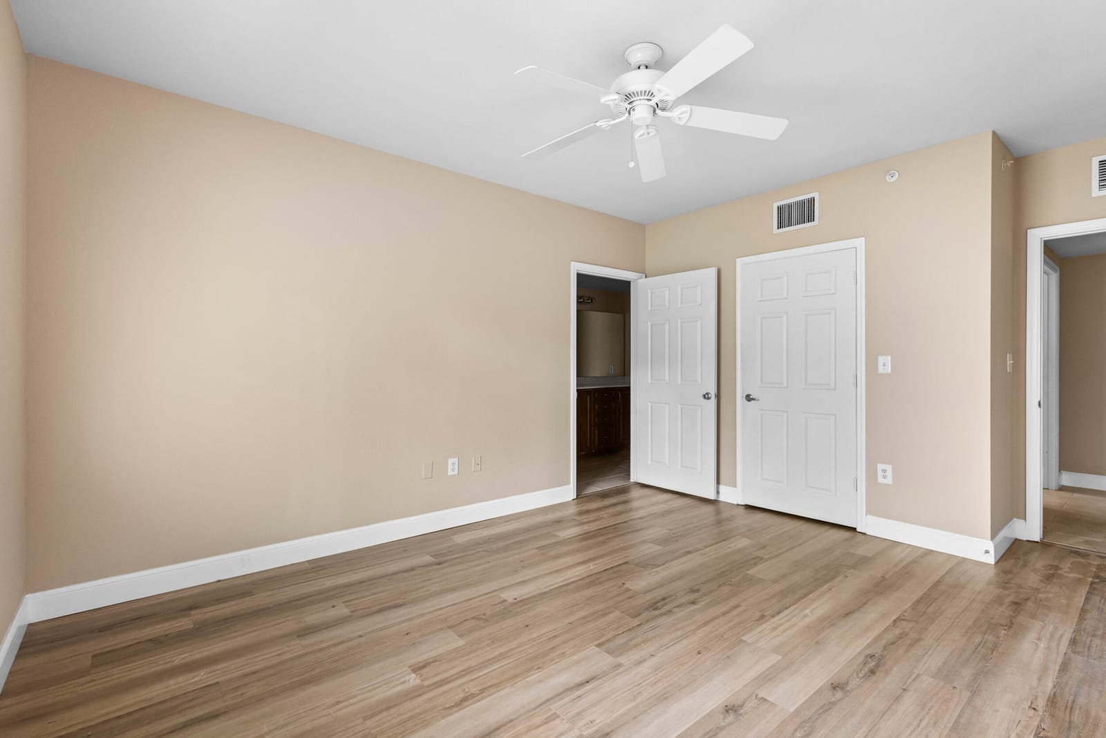 6450 EMERALD DUNES Drive 103, West Palm Beach, FL 33411 photo 23