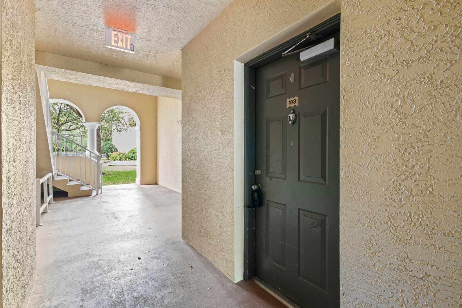 6450 EMERALD DUNES Drive 103, West Palm Beach, FL 33411 photo 4