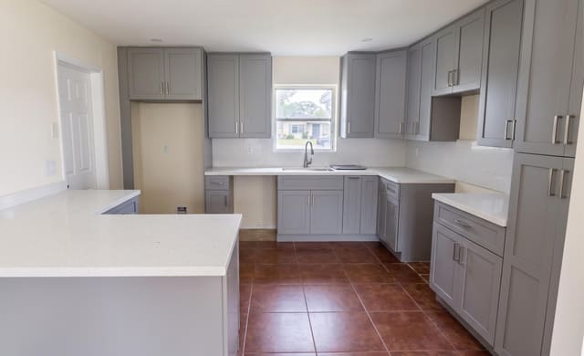531 SW 11TH Avenue, Hallandale Beach, FL 33009