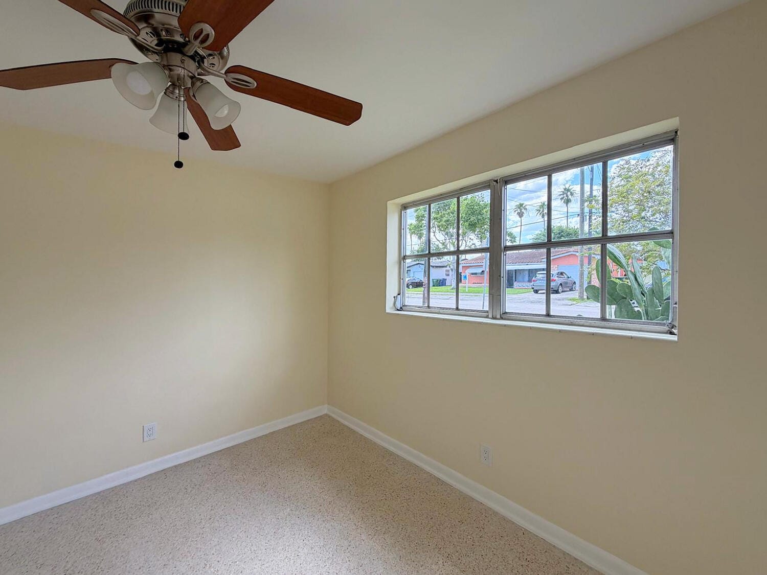 531 SW 11TH Avenue, Hallandale Beach, FL 33009 photo 23