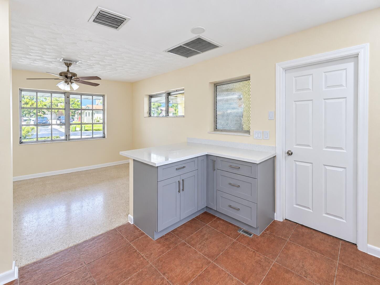 531 SW 11TH Avenue — photo 9
