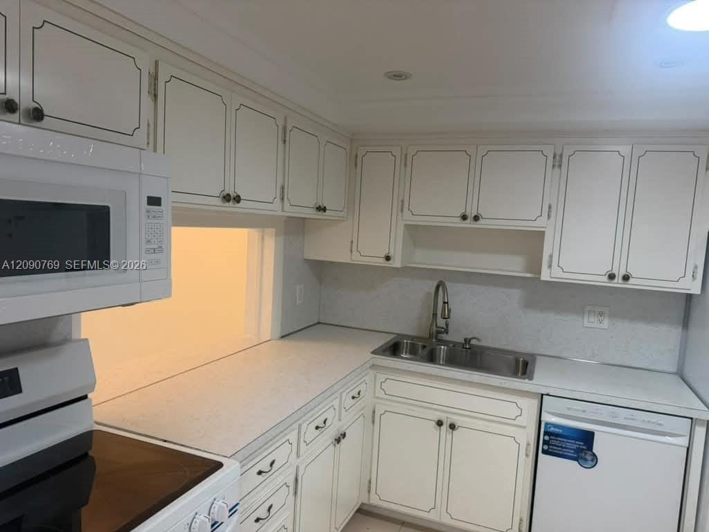330 SE 2nd Street 202E, Hallandale Beach, FL 33009 photo 14