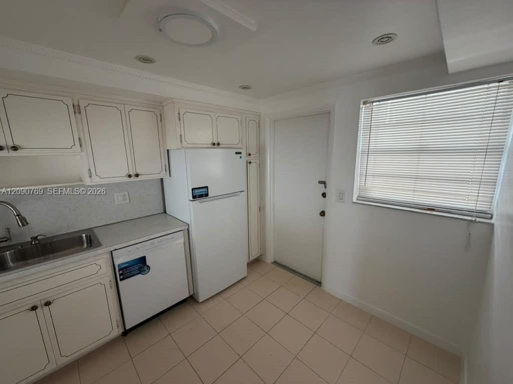 330 SE 2nd Street 202E, Hallandale Beach, FL 33009 photo 17