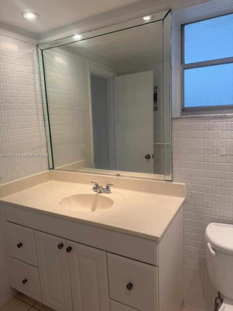 330 SE 2nd Street 202E, Hallandale Beach, FL 33009 photo 18