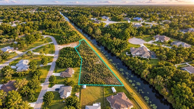 1126/1128 Capp Court, Lehigh Acres, FL 33971