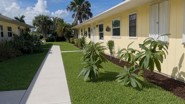 4725 SE TERI Place, Stuart, FL 34997