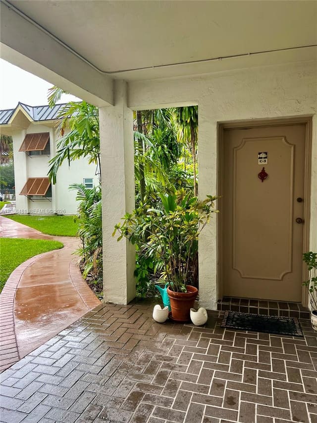 9304 SW 77th Avenue C3, Kingston Square, Miami, FL