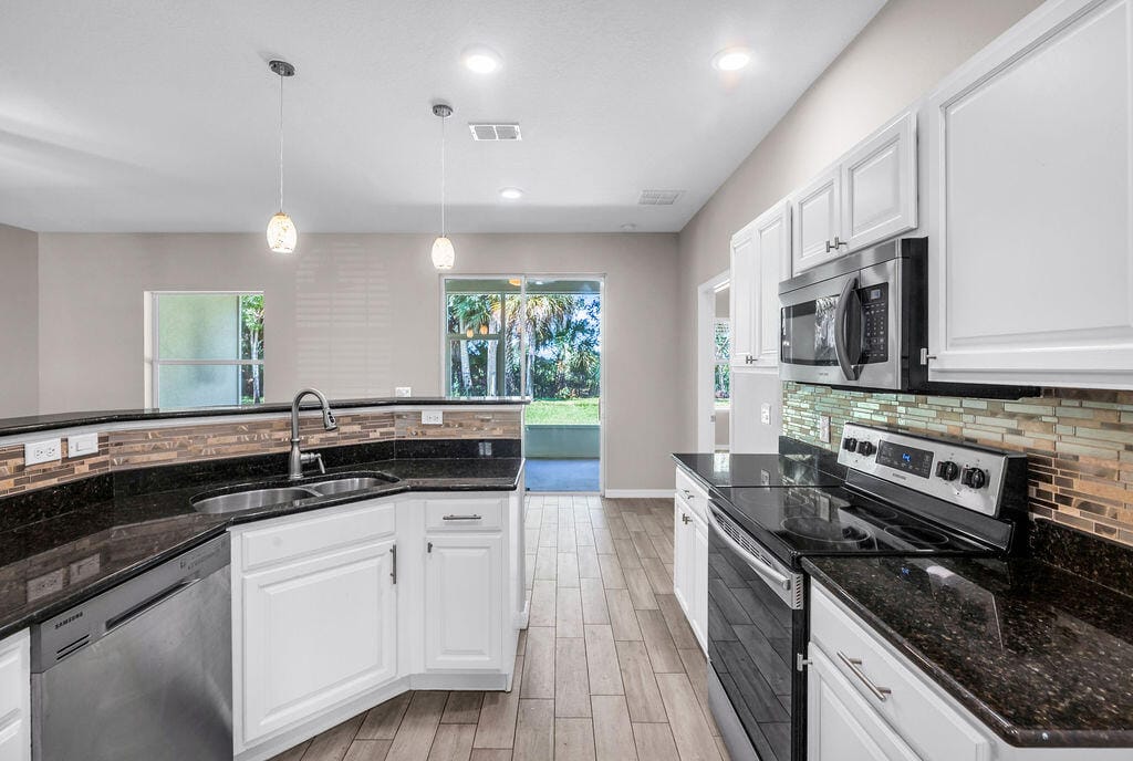 4839 ASHLEY LAKE Circle, Vero Beach, FL 32967 photo 19