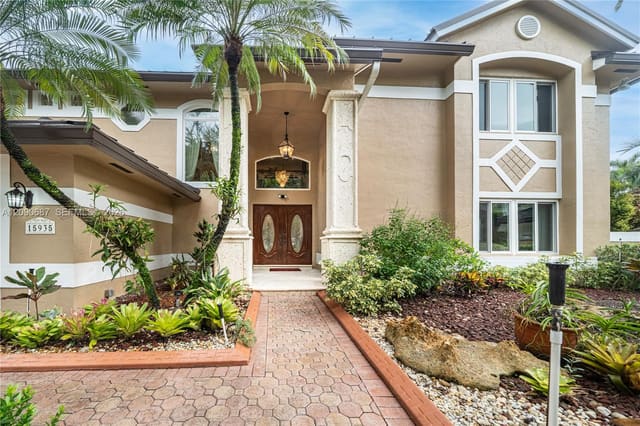 15935 NW 82nd Court, Miami Lakes, FL 33016