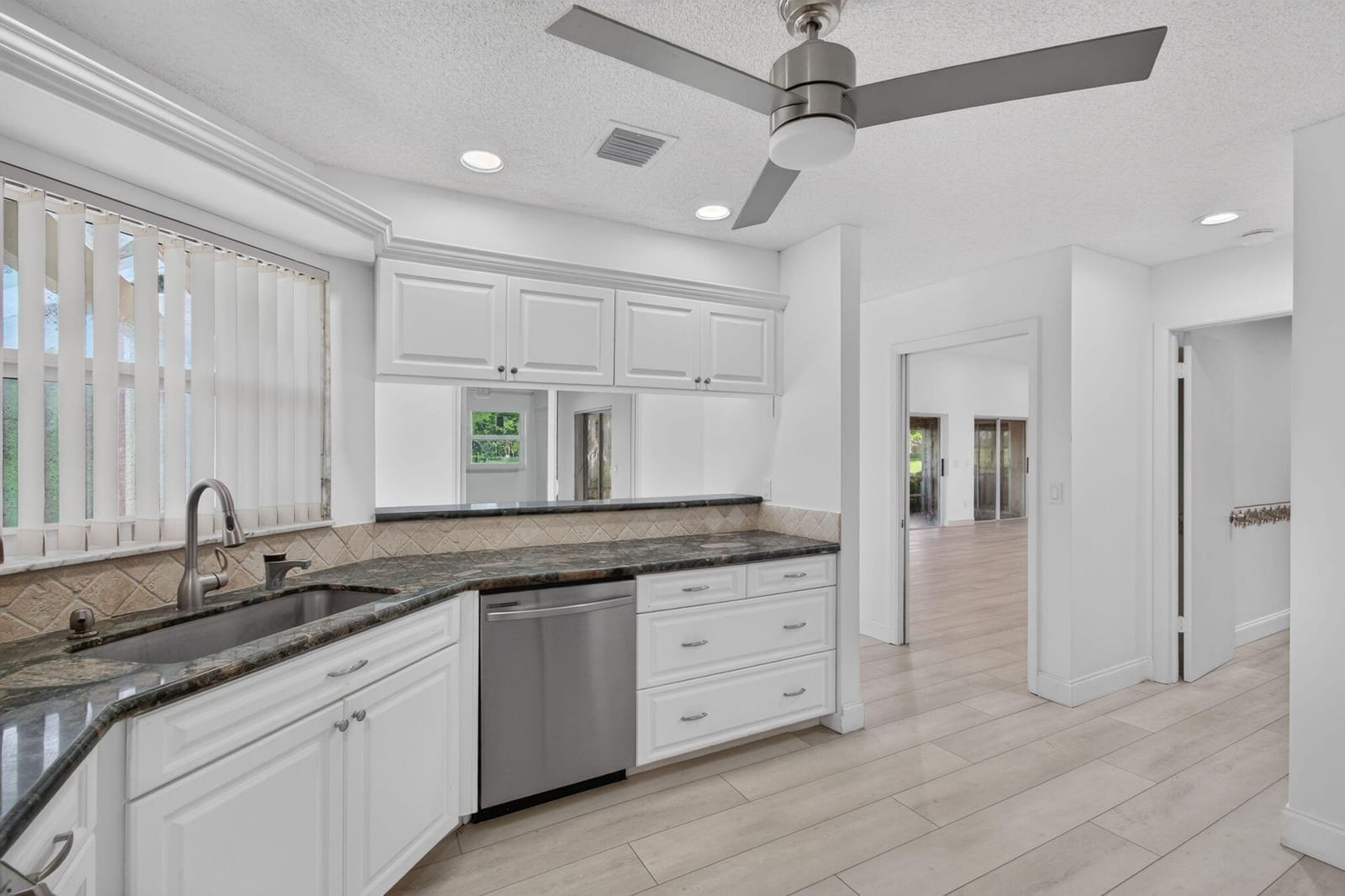 5642 Forest Oaks Terrace — photo 9