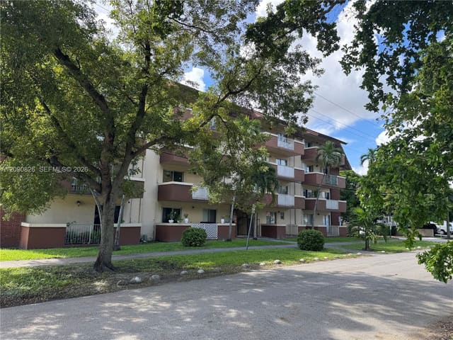 680 Miller Drive W301, Miami Springs, FL 33166