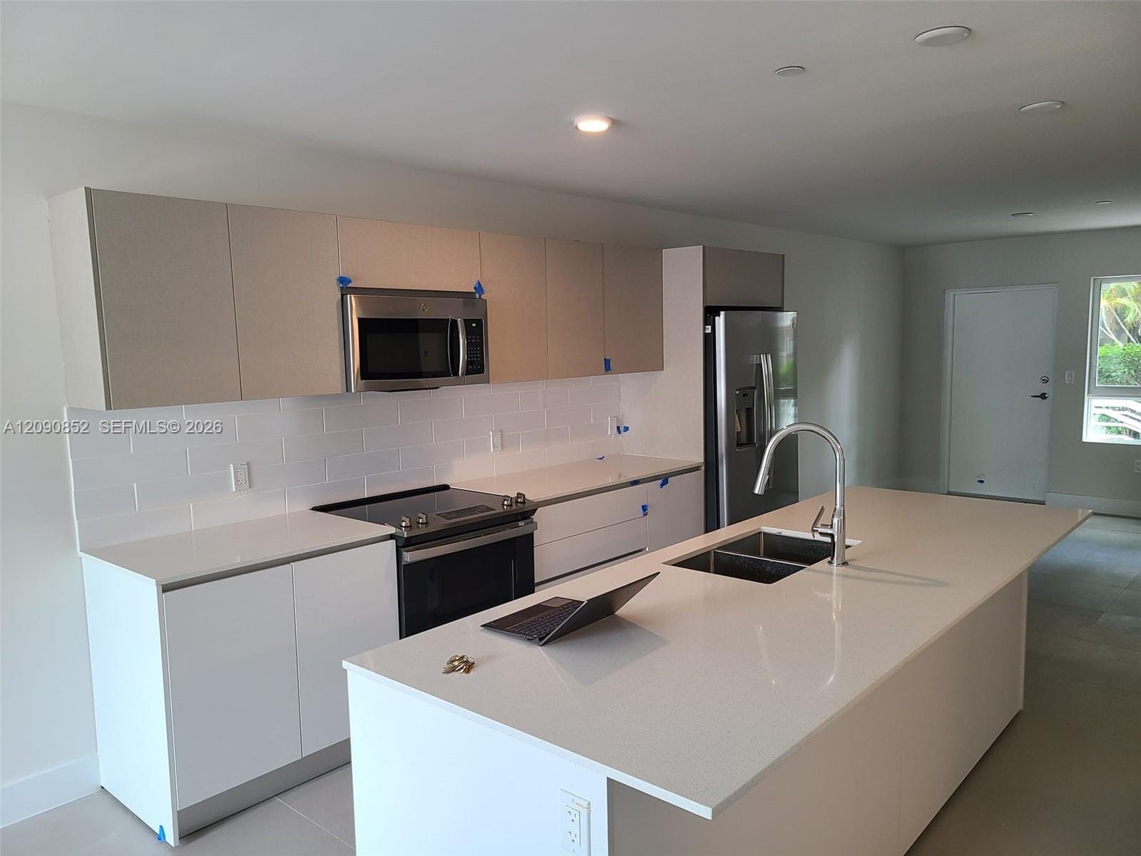 2555 NE 193 Street 2114, Miami, FL 33180 photo 4