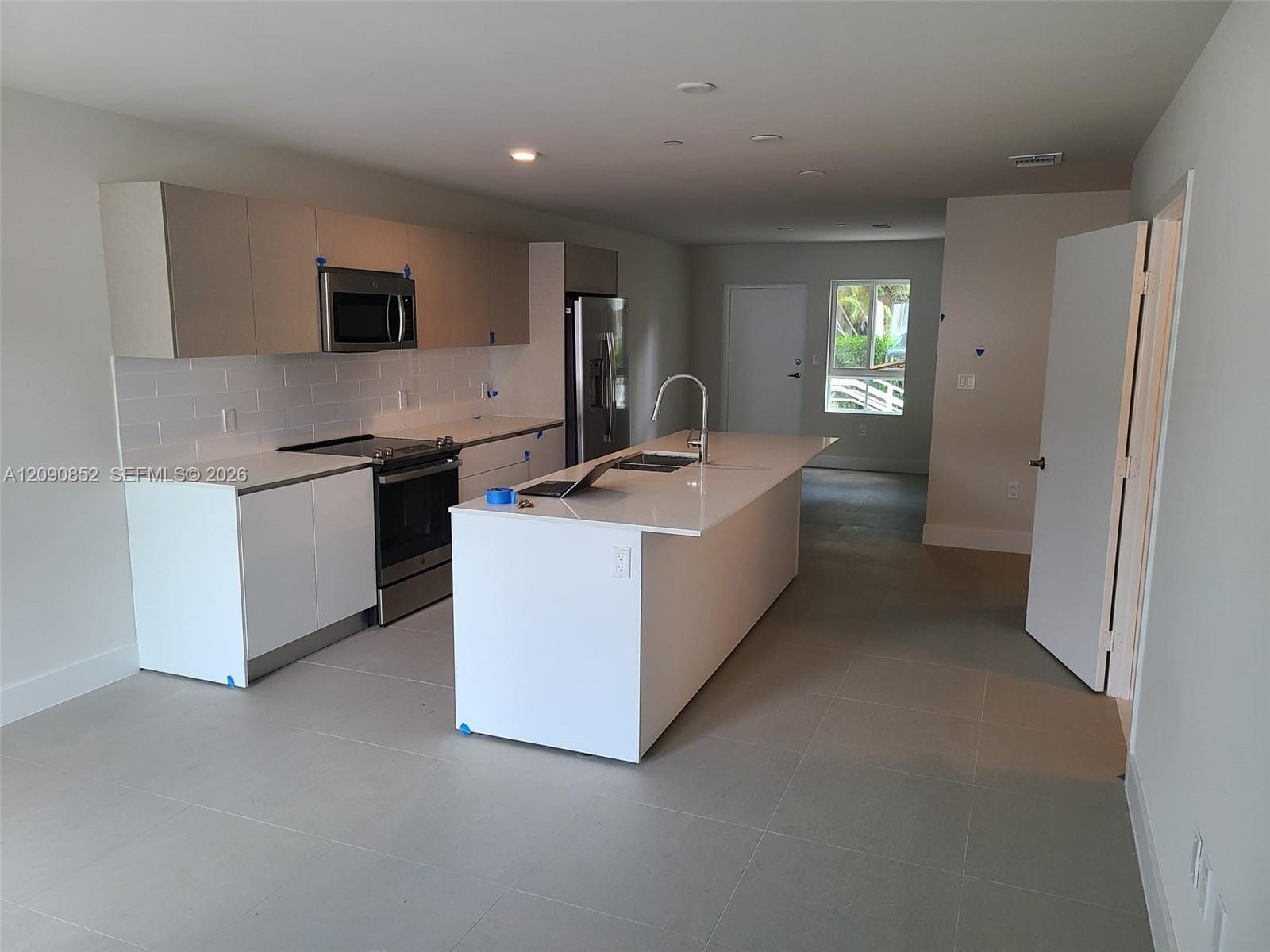 2555 NE 193 Street 2114, Miami, FL 33180 photo 5