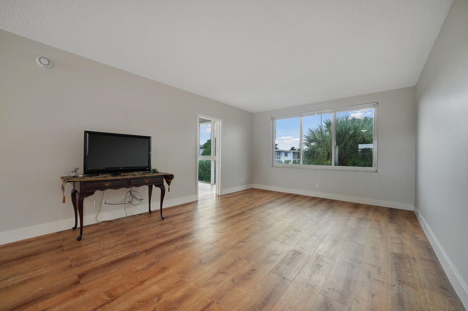 6005 Del Lago Circle 311 — photo 3
