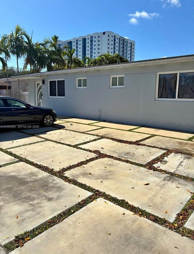 10665 SW 6 Street, Miami, FL 33174