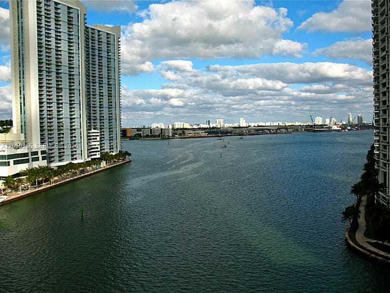 465 Brickell Avenue 3002 — photo 2