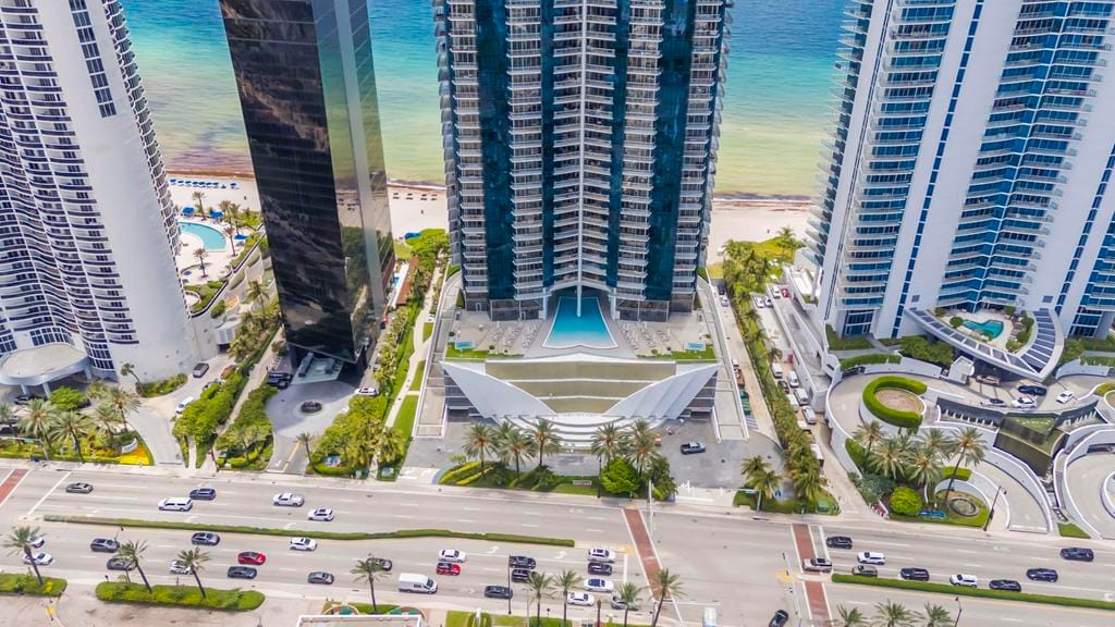 17121 Collins Avenue 2207 — photo 4