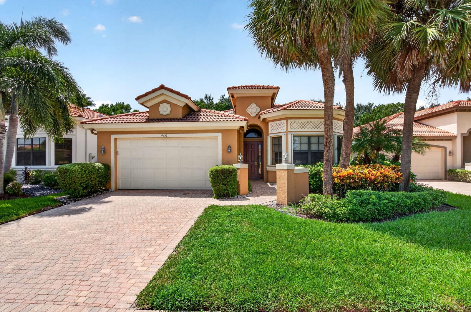 9732 Isles Cay Drive — photo 2