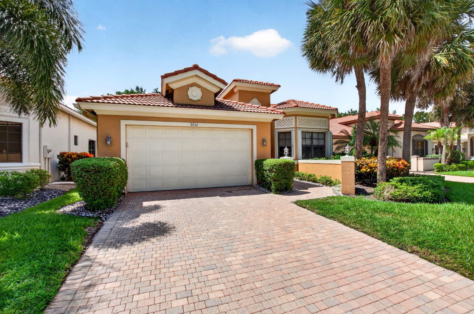 9732 Isles Cay Drive — photo 5