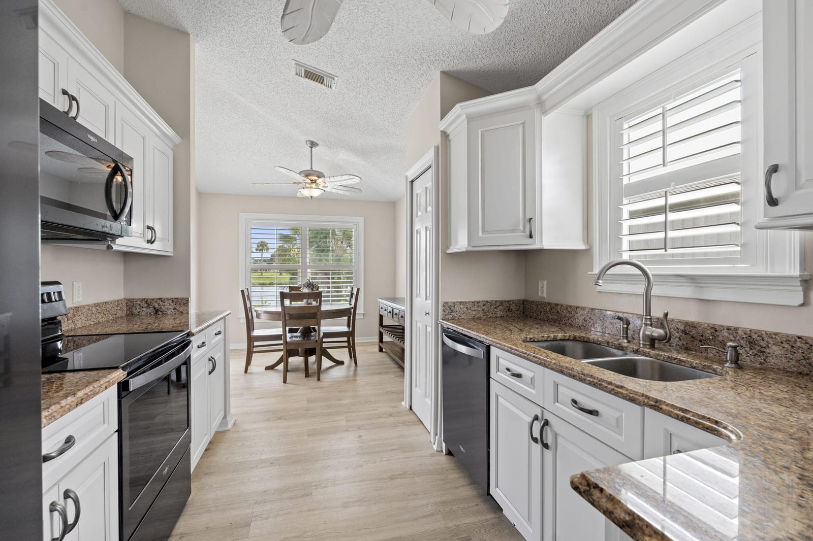 550 PAUROTIS Lane — photo 10