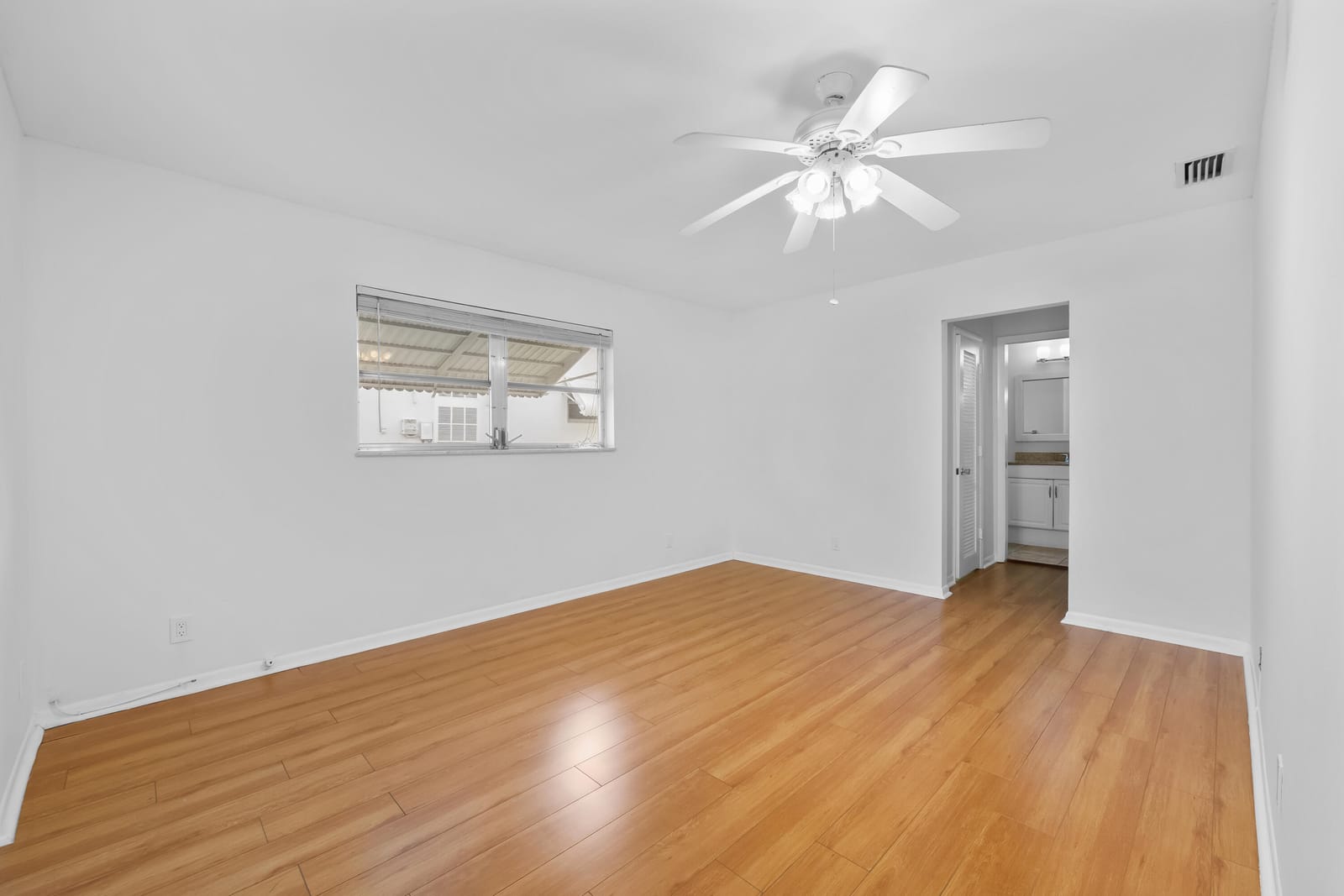 6995 NW 10TH Court, Margate, FL 33063 photo 16