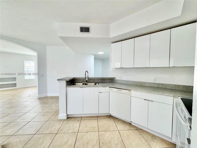 507 Belmont Lane 507, North Lauderdale, FL 33068