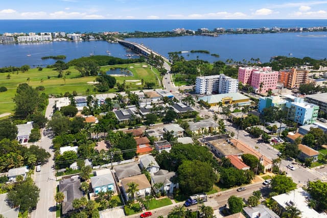 113 N Lakeside Drive #5, Lake Worth Beach, FL 33460