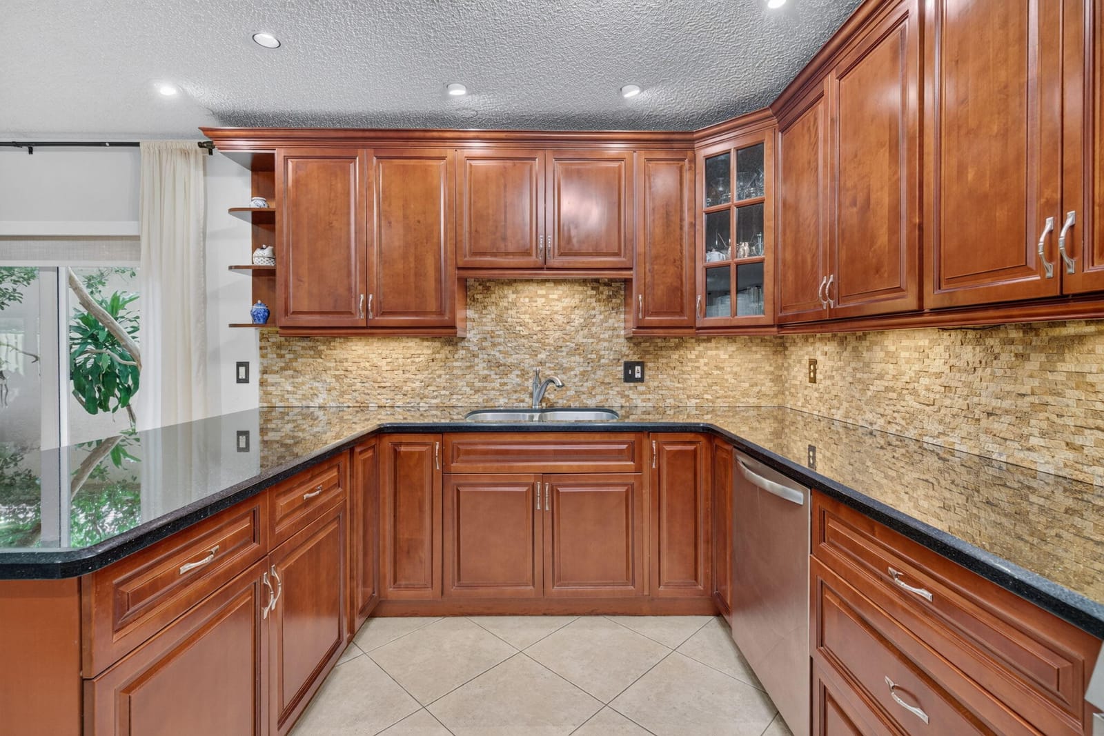 10531 NW 11TH Court, Plantation, FL 33322 photo 17