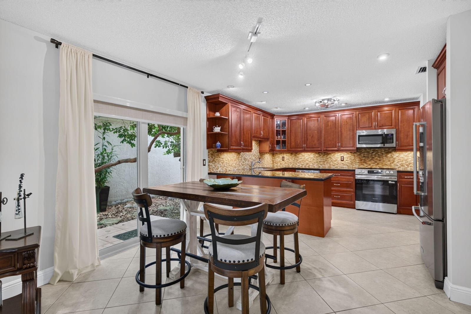 10531 NW 11TH Court, Plantation, FL 33322 photo 22